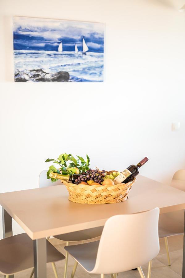 Enastron Apartments Сития Екстериор снимка